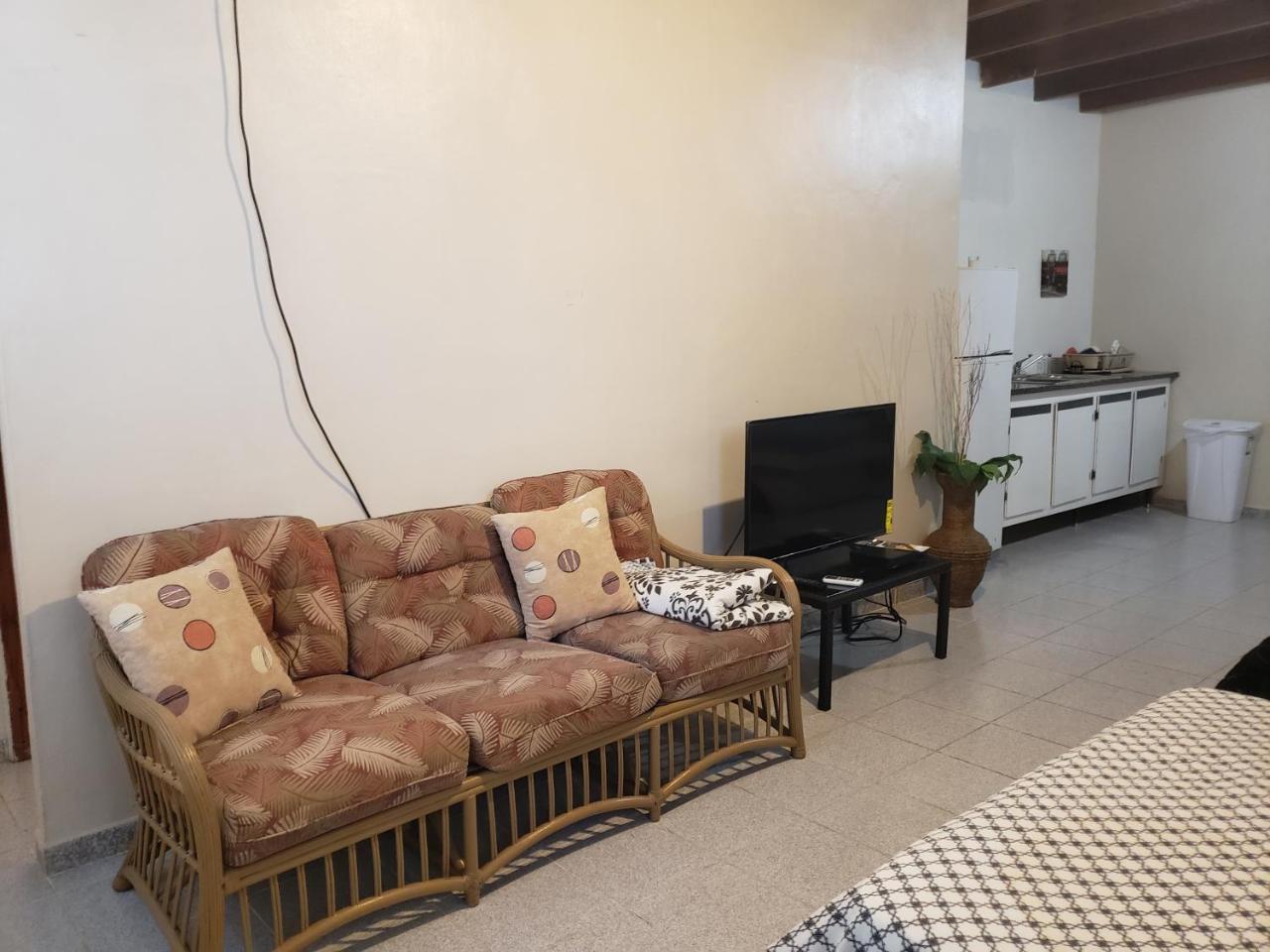 Jardin Del Mar Guesthouse 阿提约 外观 照片